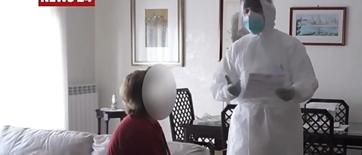 Il coraggio di chi cura a domicilio i malati di Covid: una giornata con i medici dell’Usca