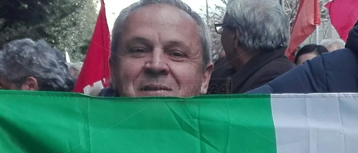 L'attivista comunista che si diede fuoco e morì, ma la moglie grida un'altra verità: «È stato ucciso»