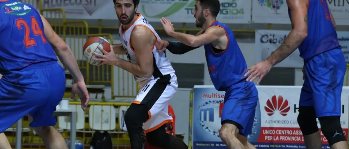 Buona la prima per la Viola Reggio Calabria nel derby con il Catanzaro