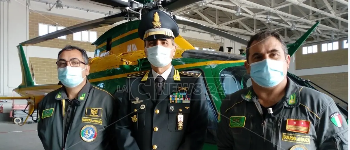 Stava per essere inghiottita dal fango, gli “angeli” della Gdf: «Così l'abbiamo salvata»