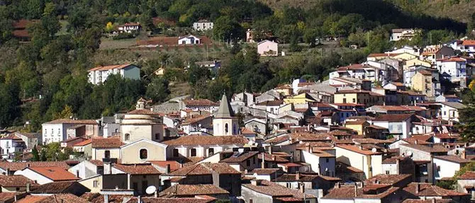 Coronavirus a Laino Borgo, serve referto di negatività per chi rientra da fuori regione