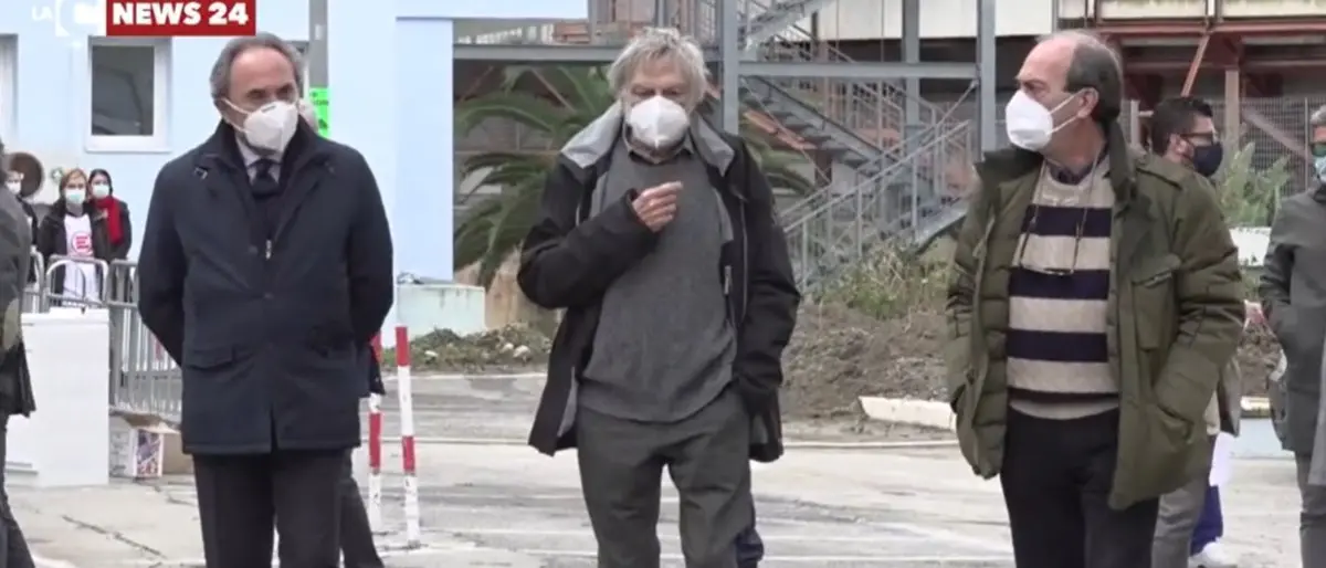 Gino Strada a Crotone: «Per la sanità in Calabria servirebbe una rivoluzione»