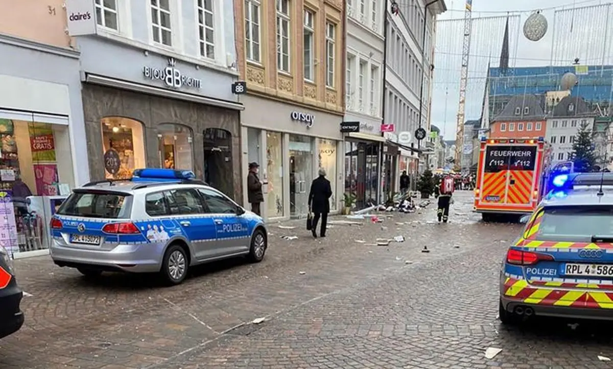 Auto sulla folla in Germania, tra le vittime anche una bimba di 9 mesi