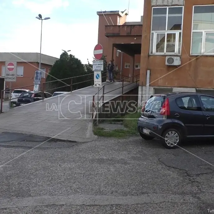 Ospedale San Marco Argentano, servizi azzerati e fondi fermi da anni: «Riapritelo»