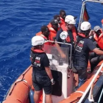 La Mare Jonio salva 100 migranti. Ma nel Mediterraneo si muore ancora