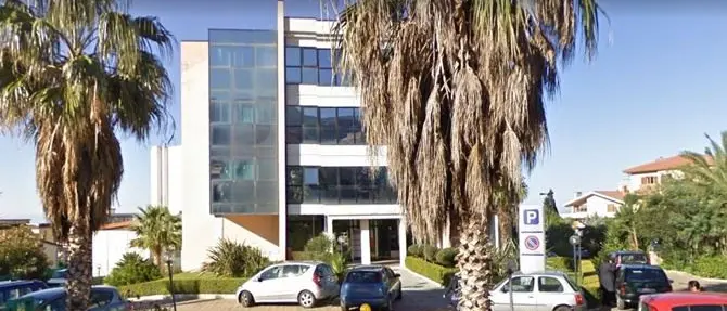 Black out elettrico all'Asp di Paola, danneggiato intero lotto di vaccini