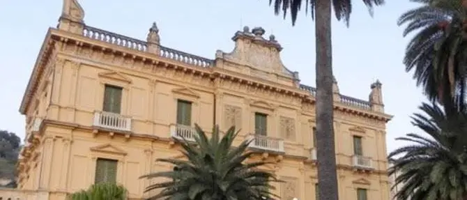 Cosenza, sorpresi a rubare rame a Villa Rendano: due arresti