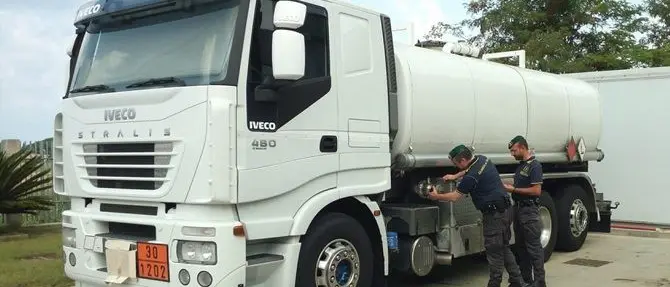 Contrabbando di gasolio, sequestrati 3mila litri di prodotto