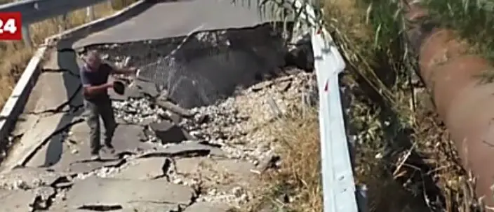 Sigilli al ponte crollato dopo pochi mesi dalla costruzione, indaga la Procura