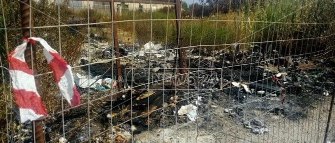 Briatico come la terra dei fuochi: torna a bruciare la discarica abusiva