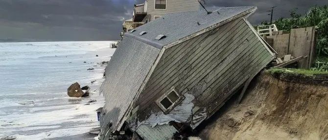 Dorian, l’uragano più devastante degli Usa non si ferma: «Pregate per noi»