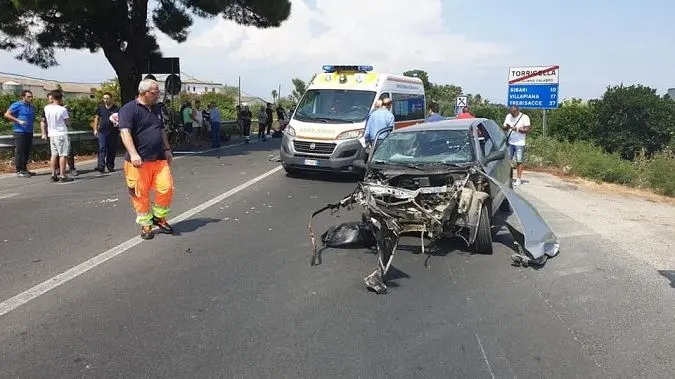 Corigliano-Rossano, grave incidente sulla statale 106: diversi feriti