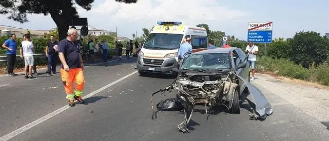 Corigliano-Rossano, grave incidente sulla statale 106: diversi feriti