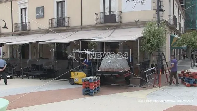 Cosenza, rimosso il forno abusivo di Piazza Riforma