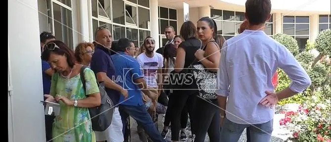 Fumata nera per i precari dell'ospedale Pugliese, saranno licenziati