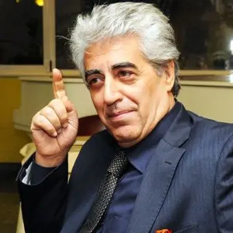 Lo scrittore Gangemi con Oliverio: «Voterò centrosinistra solo se c'è lui»