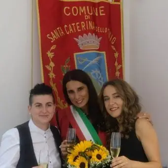 La Calabria celebra un altro Sì tra donne, è festa a Santa Caterina dello Ionio