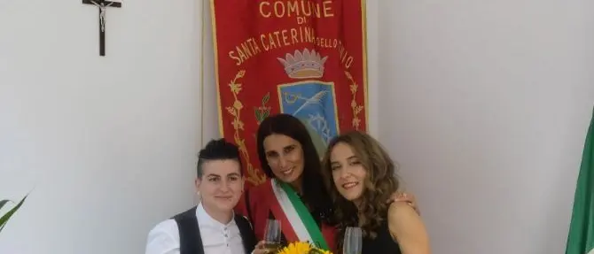 La Calabria celebra un altro Sì tra donne, è festa a Santa Caterina dello Ionio