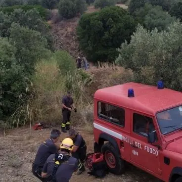 I cadaveri nel burrone del Crotonese sono due. Forse padre e figlio scomparsi a Pasqua