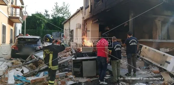 Fortissima esplosione a Polistena, pizzeria distrutta dalle fiamme