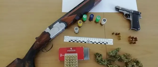 Amantea, sequestro di armi e munizioni trovate in una mansarda