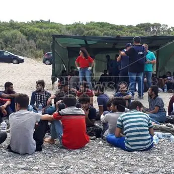 Nuovo sbarco sulle coste calabresi, 57 migranti approdano a Cirò