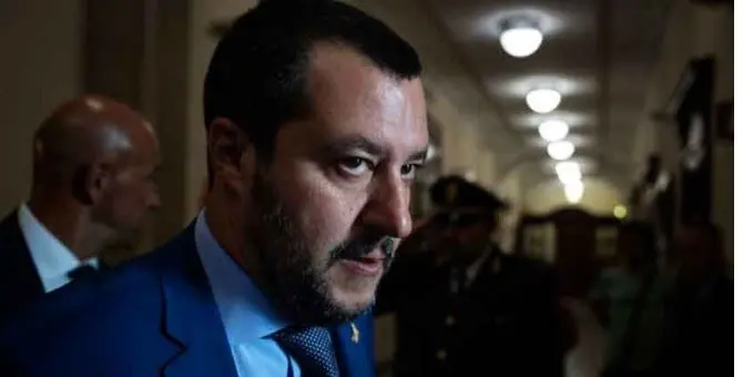 «Sei mesi e ti spari...»: giornalista Rai invita Salvini al suicidio. È bufera