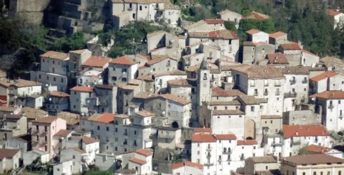 In Molise il reddito di residenza: 700 euro al mese per chi ripopola i borghi