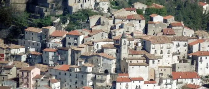In Molise il reddito di residenza: 700 euro al mese per chi ripopola i borghi