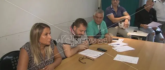 La scure del licenziamento sui precari dell'ospedale di Cosenza: proteste