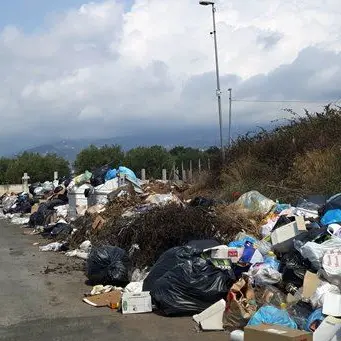 A Lamezia è sempre più emergenza rifiuti: «Alto rischio sanitario»