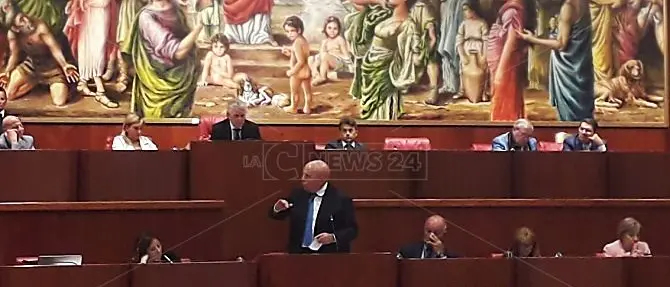 Finanziamento primarie, Oliverio costretto alla ritirata: non regge il patto con Forza Italia