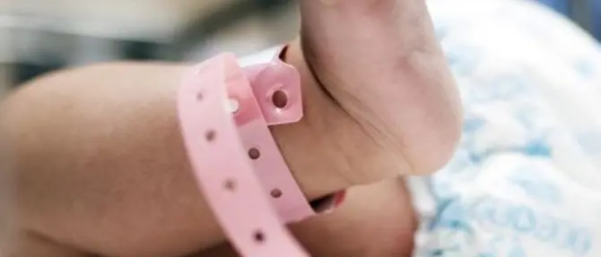 Cloe, la piccola morta dopo il ricovero: «Nessuno voleva intervenire»