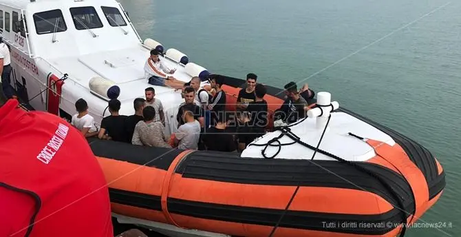 Sbarco migranti a Crotone, fermati due presunti scafisti