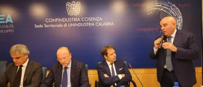 Confindustria, Oliverio a Cosenza: «In Calabria eccellenze da non mortificare»