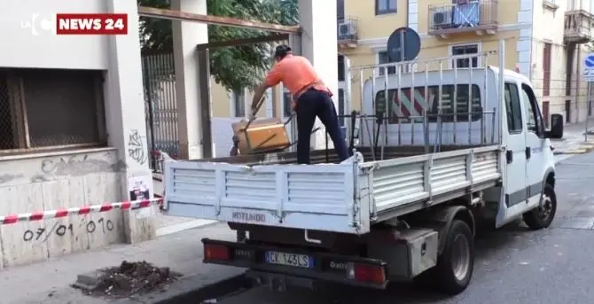 La scuola di Palmi cade a pezzi, il sindaco costretto a chiuderla: classi trasferite