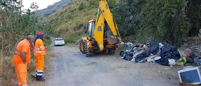 Tortora, rifiuti lungo le sponde del fiume Noce: avviata la bonifica