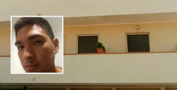 Bimbo di 4 anni precipita dal balcone: preso al volo da un ragazzo