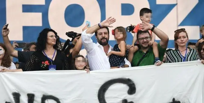 Lega vero partito di Bibbiano: a Pontida l’ennesimo affronto a quei bimbi