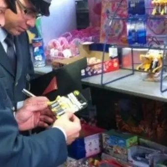 Lamezia, i finanzieri sequestrano oltre 2mila articoli contraffatti