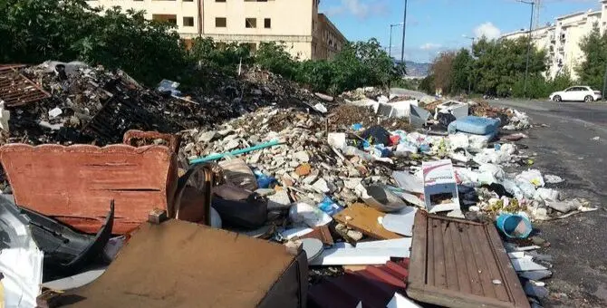 Emergenza rifiuti: «A Reggio Calabria situazione ingestibile»