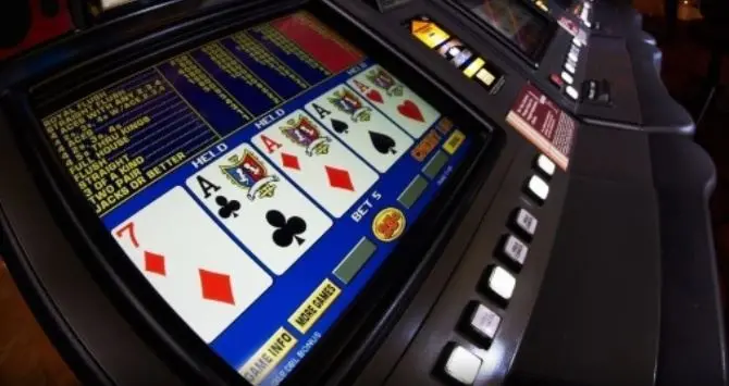 Spende tutti i soldi dei risparmiatori alle slot, nei guai promoter cosentino