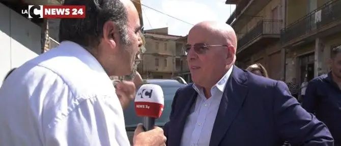 Oliverio replica al commissario del Pd: «Che fai, mi cacci? Non puoi»