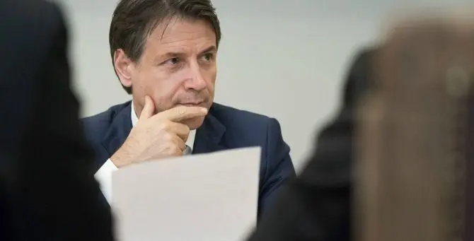 Conte incontra le parti social e si riprende la scena nel post Salvini