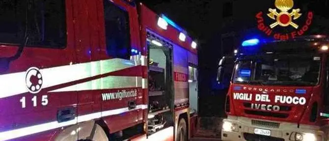 Fuoco e fiamme nell'alto Tirreno cosentino: incendiate 3 auto in 24 ore