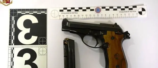 Vibo, minaccia un giovane con una pistola: arrestato 64enne