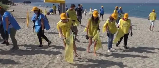 “Ripuliamo le spiagge”, il tour di Legambiente arriva alla Tonnara di Palmi