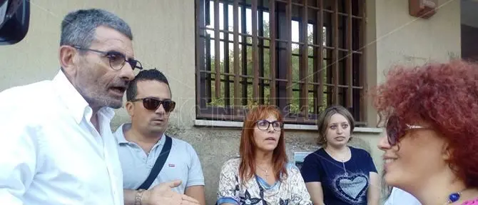 «Presentatevi, siamo pronti ad assumervi». Lasciano tutto ma il posto di lavoro non c’è