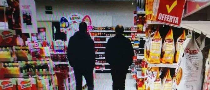 A fare compere e al lavoro due ore al giorno. Sospesi tre dipendenti pubblici a Reggio