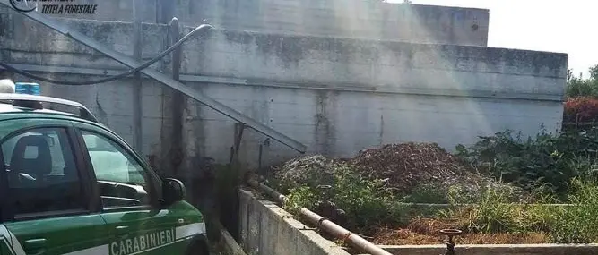 Fanghi abbandonati da anni, sequestri in due depuratori nel Cosentino